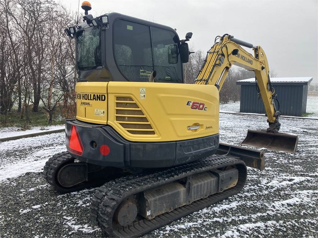 New Holland E60C CAB minigraver - Mini excavator: picture 5 New Holland E60C CAB minigraver - Mini excavator: picture 5