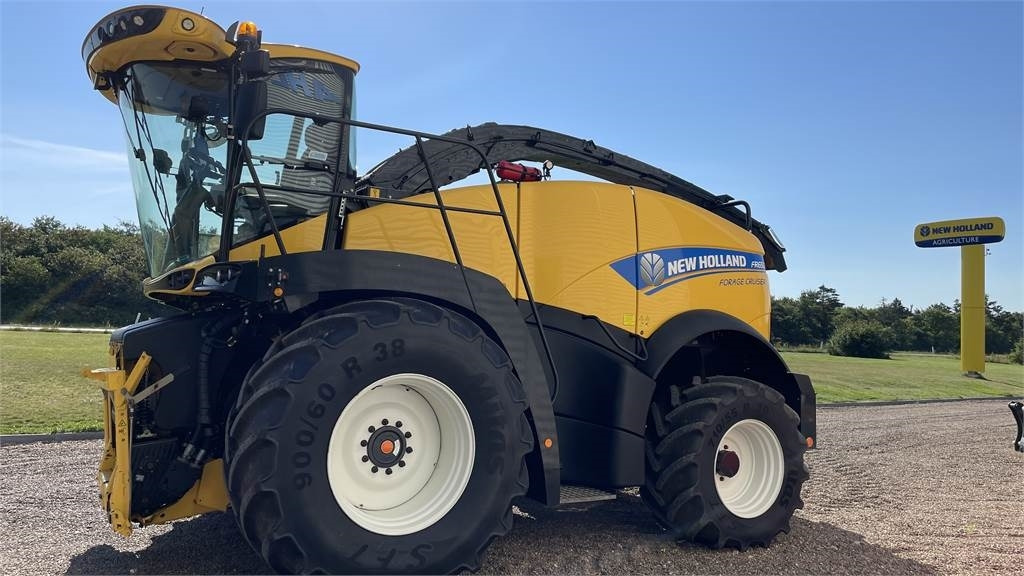 New Holland FR650 T4B - Forage harvester: picture 5 New Holland FR650 T4B - Forage harvester: picture 5
