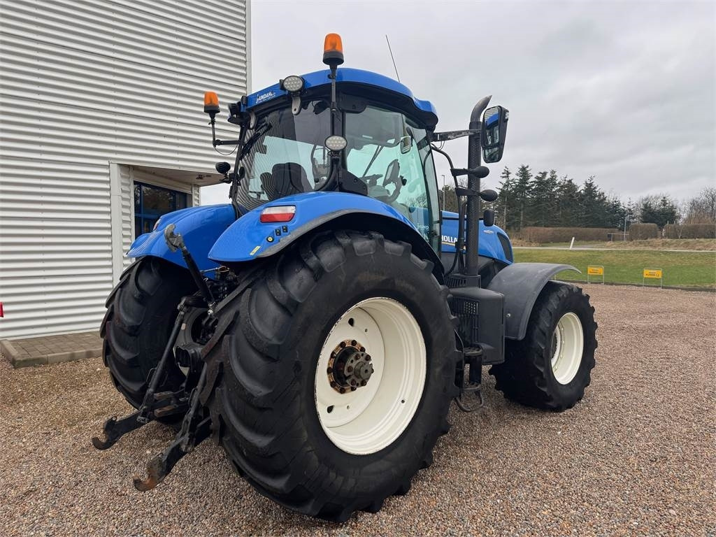 New Holland T7.220 AC  - Farm tractor: picture 3 New Holland T7.220 AC  - Farm tractor: picture 3