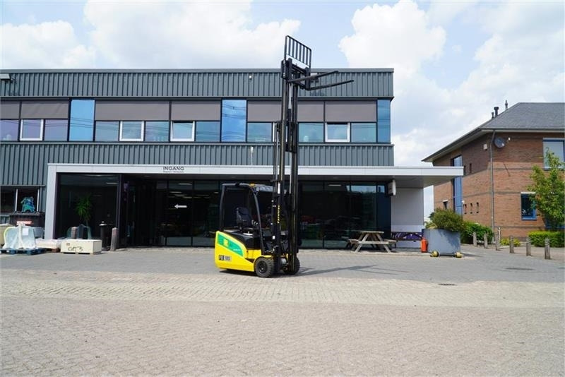 Eurotrac El truck  - Electric forklift: picture 2 Eurotrac El truck  - Electric forklift: picture 2