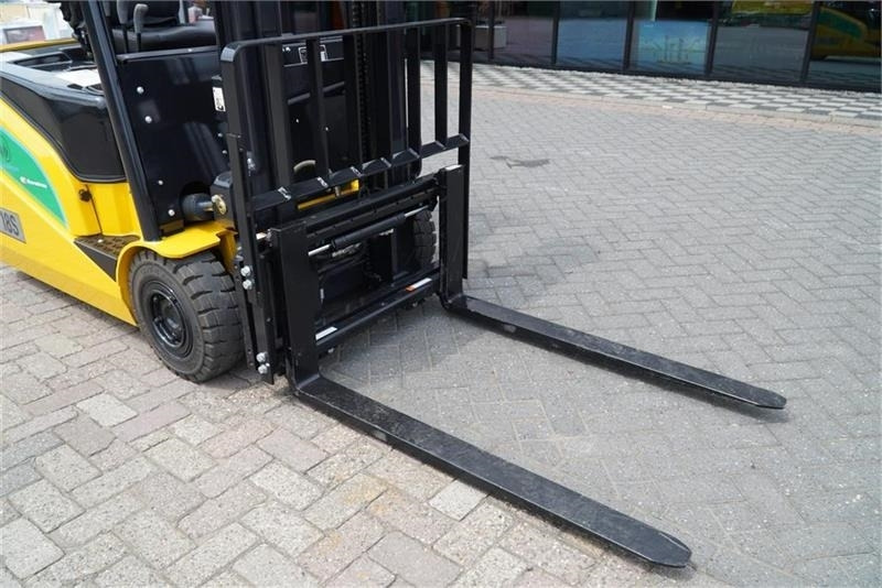Eurotrac El truck  - Electric forklift: picture 3 Eurotrac El truck  - Electric forklift: picture 3