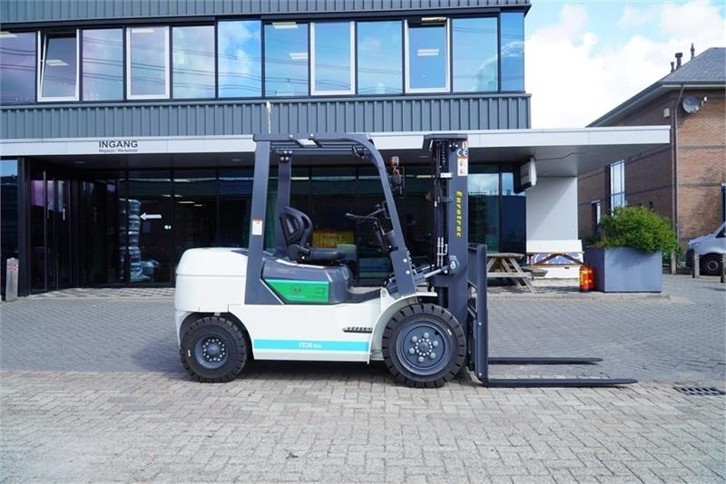 Eurotrac Eurotrack - Diesel forklift: picture 2 Eurotrac Eurotrack - Diesel forklift: picture 2