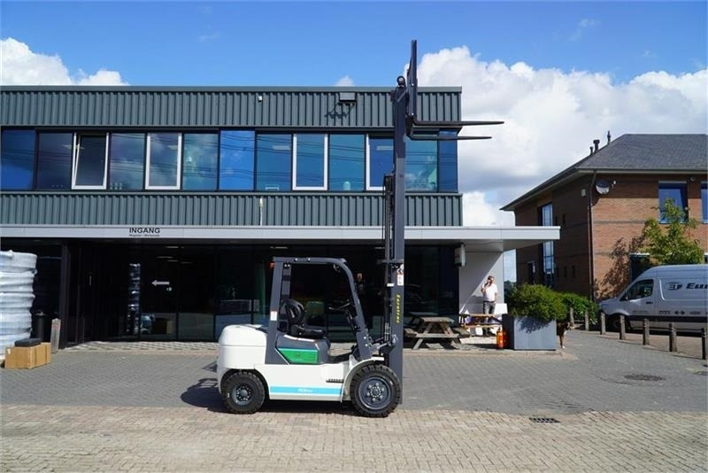 Eurotrac Eurotrack - Diesel forklift: picture 5 Eurotrac Eurotrack - Diesel forklift: picture 5
