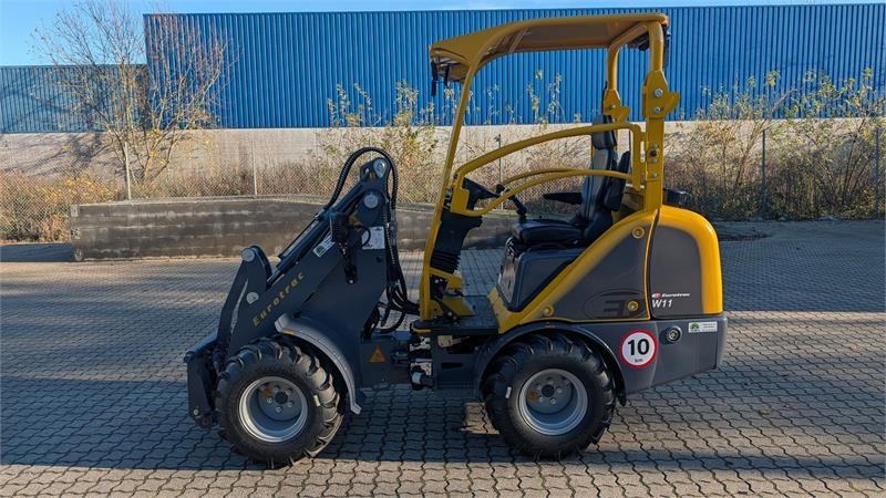 Eurotrac W11 - Compact loader: picture 2 Eurotrac W11 - Compact loader: picture 2