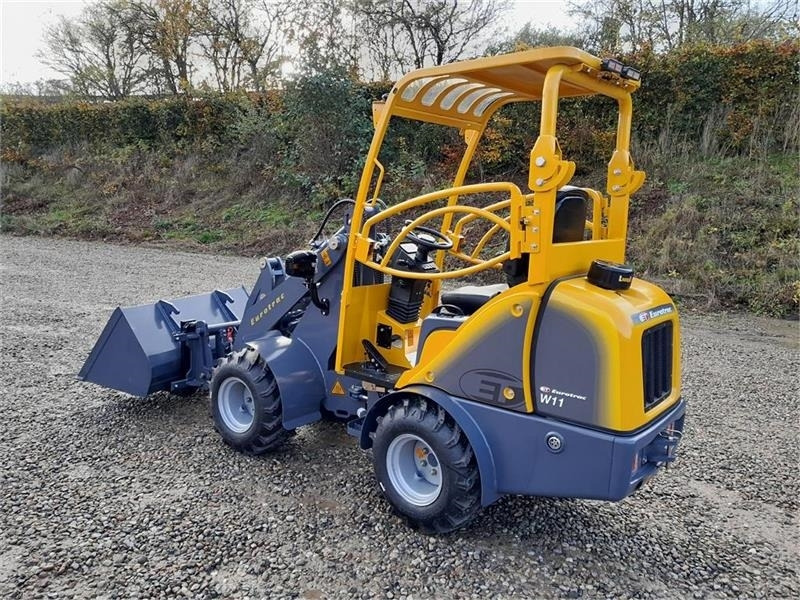 Eurotrac W11 Mellem arm - Compact loader: picture 2 Eurotrac W11 Mellem arm - Compact loader: picture 2