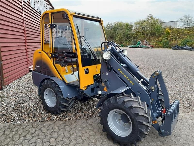 Eurotrac W12S med førerhus, skovl og gafler - Wheel loader: picture 3 Eurotrac W12S med førerhus, skovl og gafler - Wheel loader: picture 3
