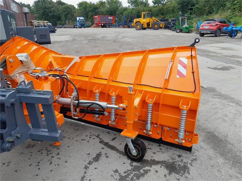 Inter-Tech 4 METERS V PLOV - Snow plough for Agricultural machinery: picture 3 Inter-Tech 4 METERS V PLOV - Snow plough for Agricultural machinery: picture 3