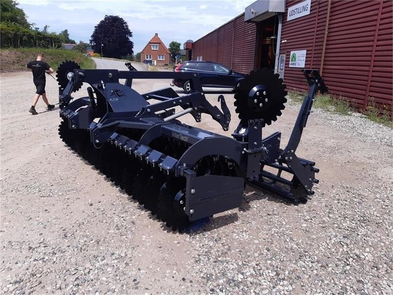 J-Maskiner IT-4000 med hydraulisk lift  - Disc harrow: picture 2 J-Maskiner IT-4000 med hydraulisk lift  - Disc harrow: picture 2