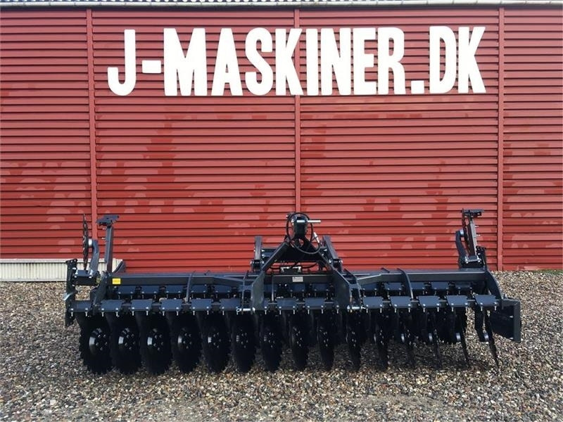 J-Maskiner IT-4000 med hydraulisk lift  - Disc harrow: picture 1 J-Maskiner IT-4000 med hydraulisk lift  - Disc harrow: picture 1