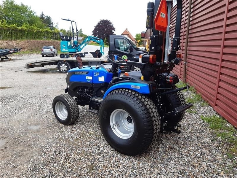 Solis 26 hst  - Municipal tractor: picture 2 Solis 26 hst  - Municipal tractor: picture 2