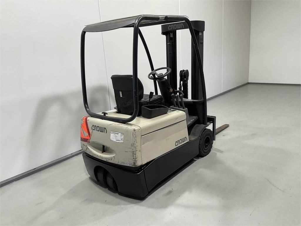 Crown SC3016-1,6 - Electric forklift: picture 2 Crown SC3016-1,6 - Electric forklift: picture 2