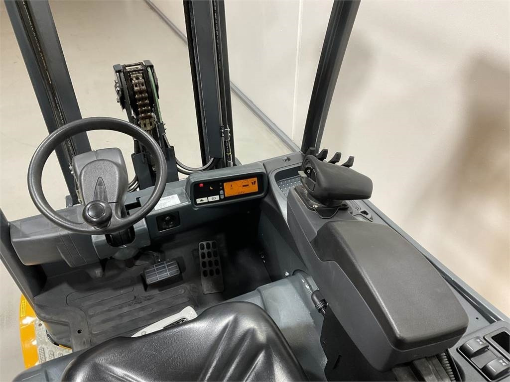 Electric forklift Jungheinrich EFG S30: picture 6 Electric forklift Jungheinrich EFG S30: picture 6