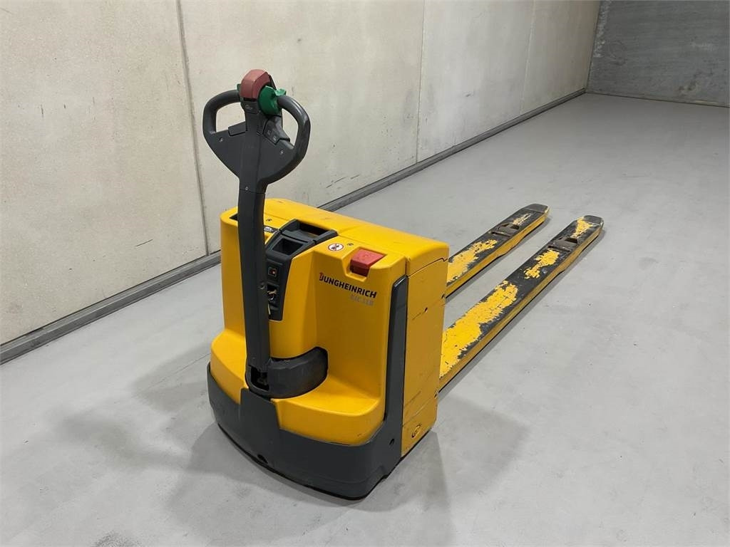 Jungheinrich EJE 118 - Pallet truck: picture 2 Jungheinrich EJE 118 - Pallet truck: picture 2