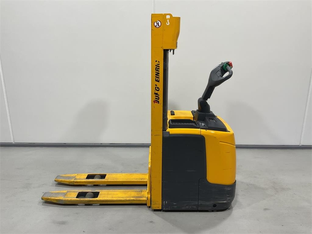 Jungheinrich ERC 212 - Stacker: picture 3 Jungheinrich ERC 212 - Stacker: picture 3