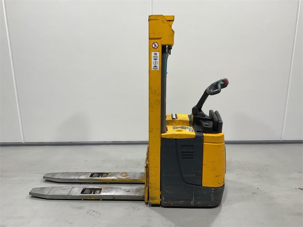 Jungheinrich ERC 214 - Stacker: picture 3 Jungheinrich ERC 214 - Stacker: picture 3