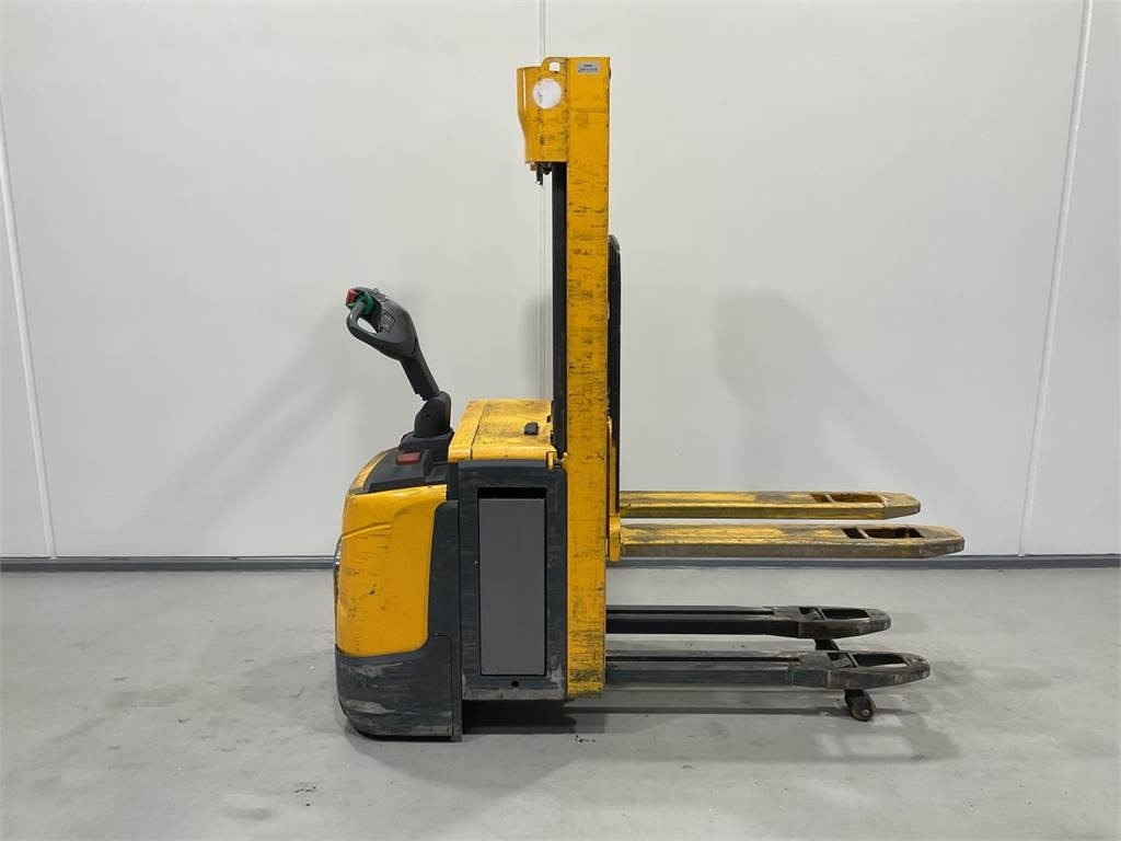 Jungheinrich ERC 214Z - Stacker: picture 1 Jungheinrich ERC 214Z - Stacker: picture 1