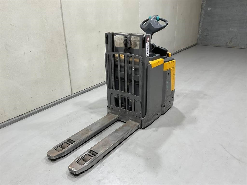 Jungheinrich ERD 220 - Stacker: picture 4 Jungheinrich ERD 220 - Stacker: picture 4