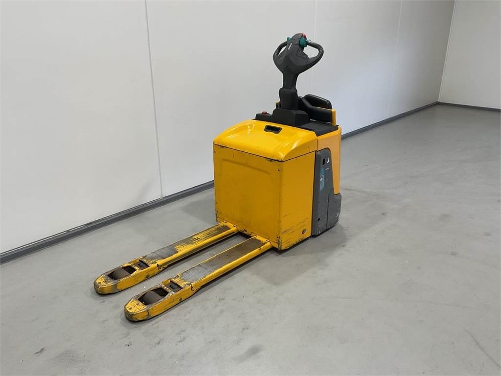 Jungheinrich ERE 125 - Pallet truck: picture 4 Jungheinrich ERE 125 - Pallet truck: picture 4