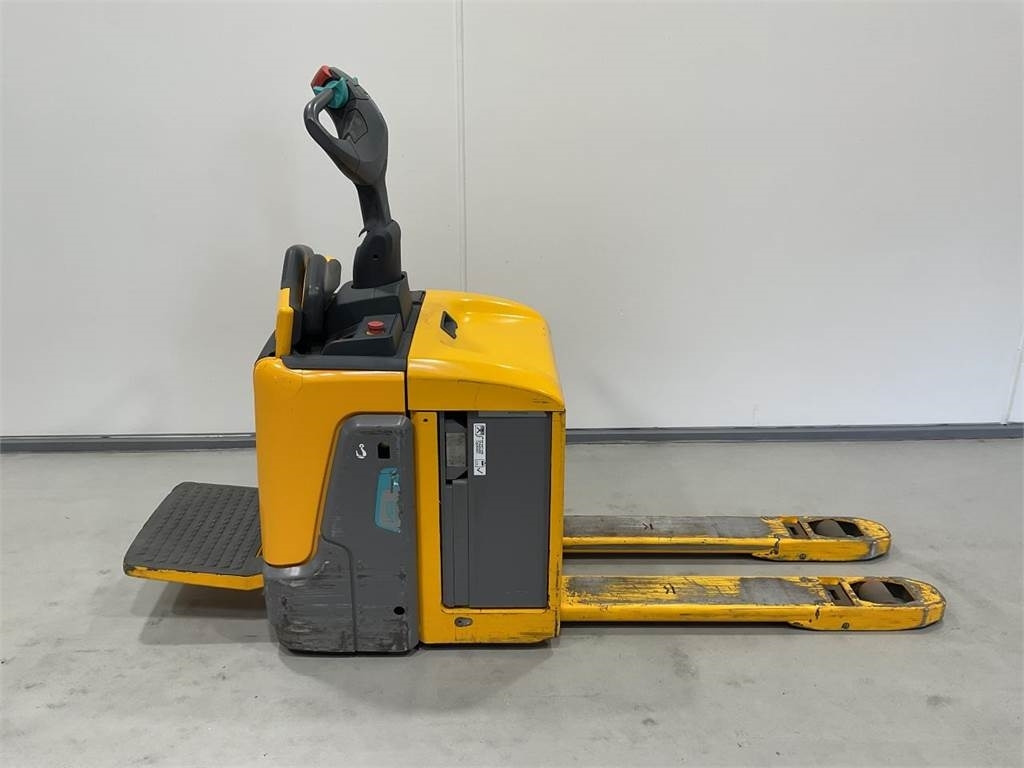 Jungheinrich ERE 125 - Pallet truck: picture 1 Jungheinrich ERE 125 - Pallet truck: picture 1