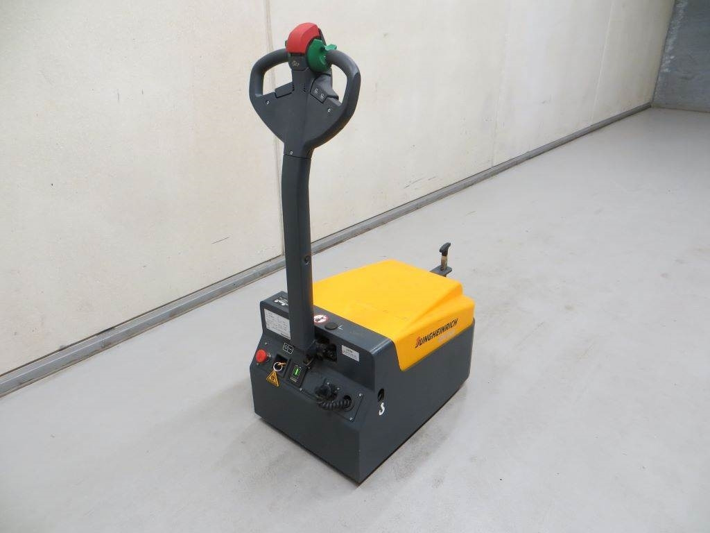 Jungheinrich EZS 010 - Tow tractor: picture 4 Jungheinrich EZS 010 - Tow tractor: picture 4
