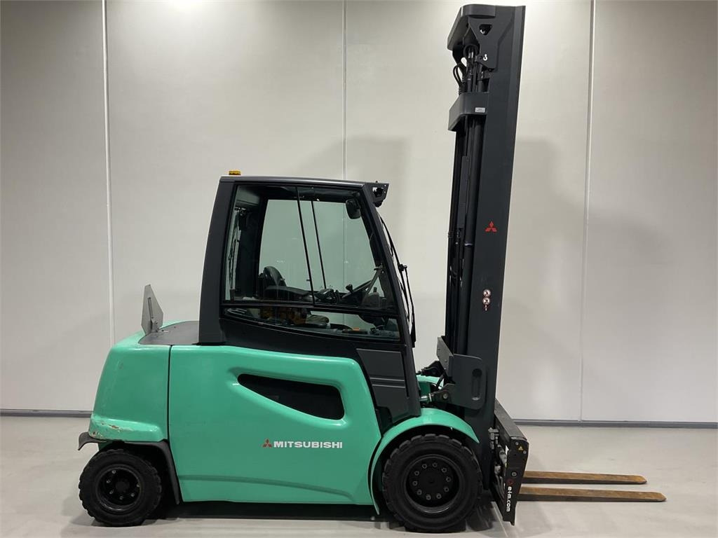 Mitsubishi FB40S-2 - Electric forklift: picture 1 Mitsubishi FB40S-2 - Electric forklift: picture 1
