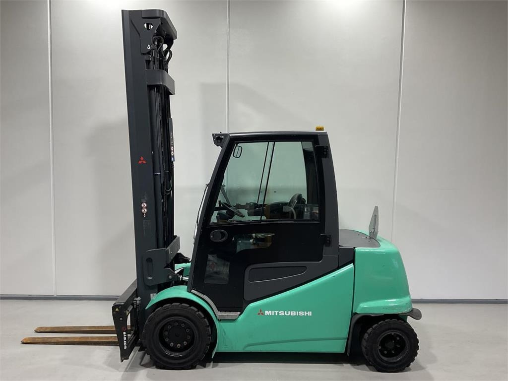 Mitsubishi FB40S-2 - Electric forklift: picture 3 Mitsubishi FB40S-2 - Electric forklift: picture 3