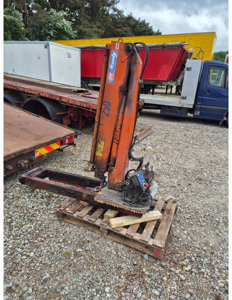 HMF 252-T2 with 2 hydraulic extensions - Truck mounted crane: picture 1 HMF 252-T2 with 2 hydraulic extensions - Truck mounted crane: picture 1