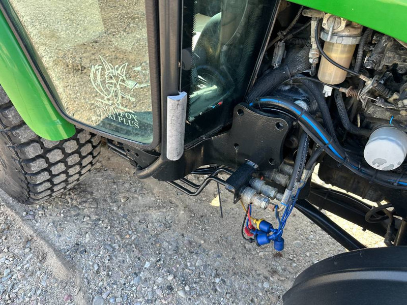 John Deere 3720 M/ Hydraulisk kost - Compact tractor: picture 4 John Deere 3720 M/ Hydraulisk kost - Compact tractor: picture 4