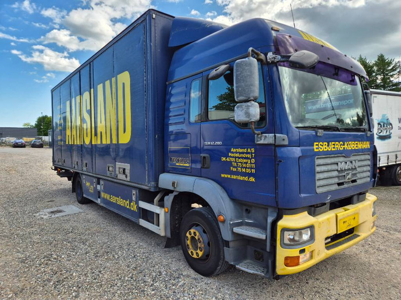 MAN TGM 12.280 // Lift // Sideopening - Box truck: picture 2 MAN TGM 12.280 // Lift // Sideopening - Box truck: picture 2