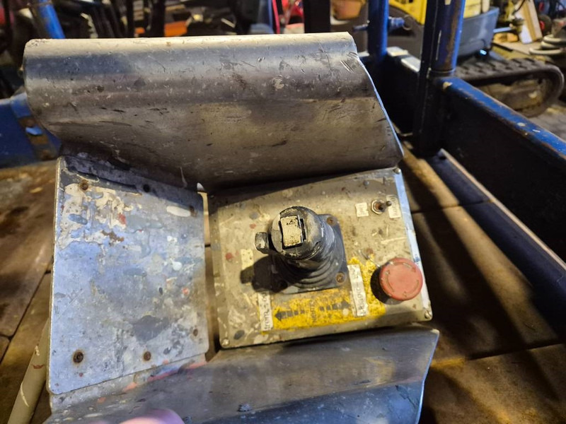 UpRight 2 persons lift - Scissor lift: picture 5 UpRight 2 persons lift - Scissor lift: picture 5