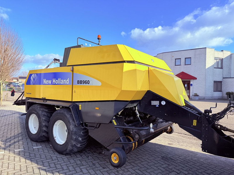New Holland BB960 CropCutter 120x90 - Agricultural machinery: picture 2 New Holland BB960 CropCutter 120x90 - Agricultural machinery: picture 2