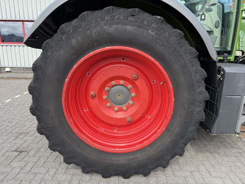 Farm tractor Fendt 724 S4 Profiplus: picture 8
