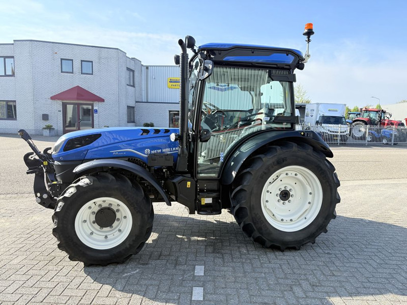 New Holland T4.100 LP - Farm tractor: picture 3 New Holland T4.100 LP - Farm tractor: picture 3
