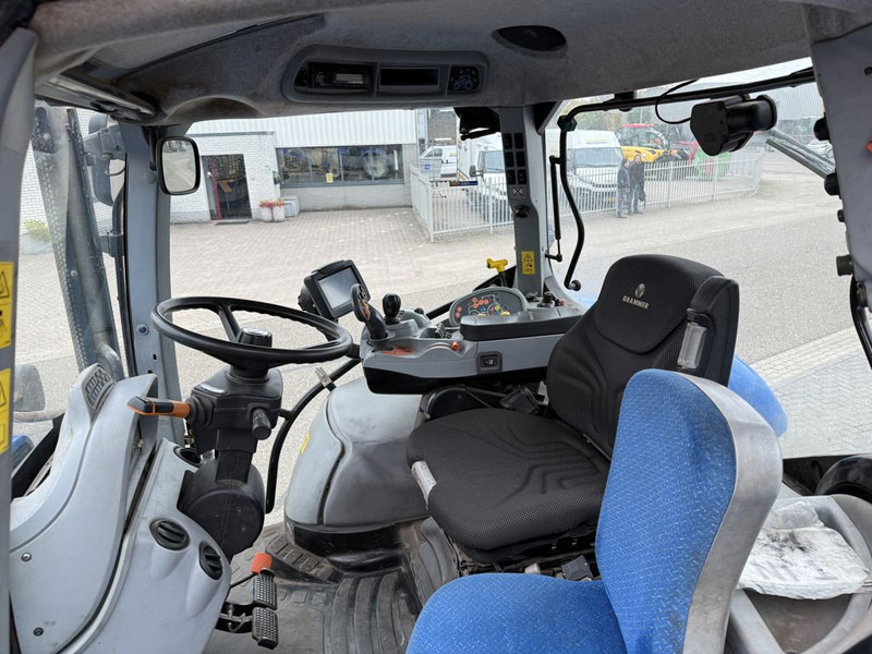 New Holland T7.210 Auto Command - Farm tractor: picture 5 New Holland T7.210 Auto Command - Farm tractor: picture 5
