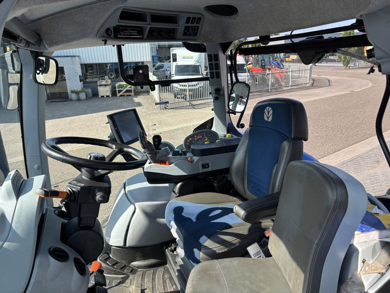 New Holland T7.245 AC Stage V + RTK - Farm tractor: picture 5 New Holland T7.245 AC Stage V + RTK - Farm tractor: picture 5