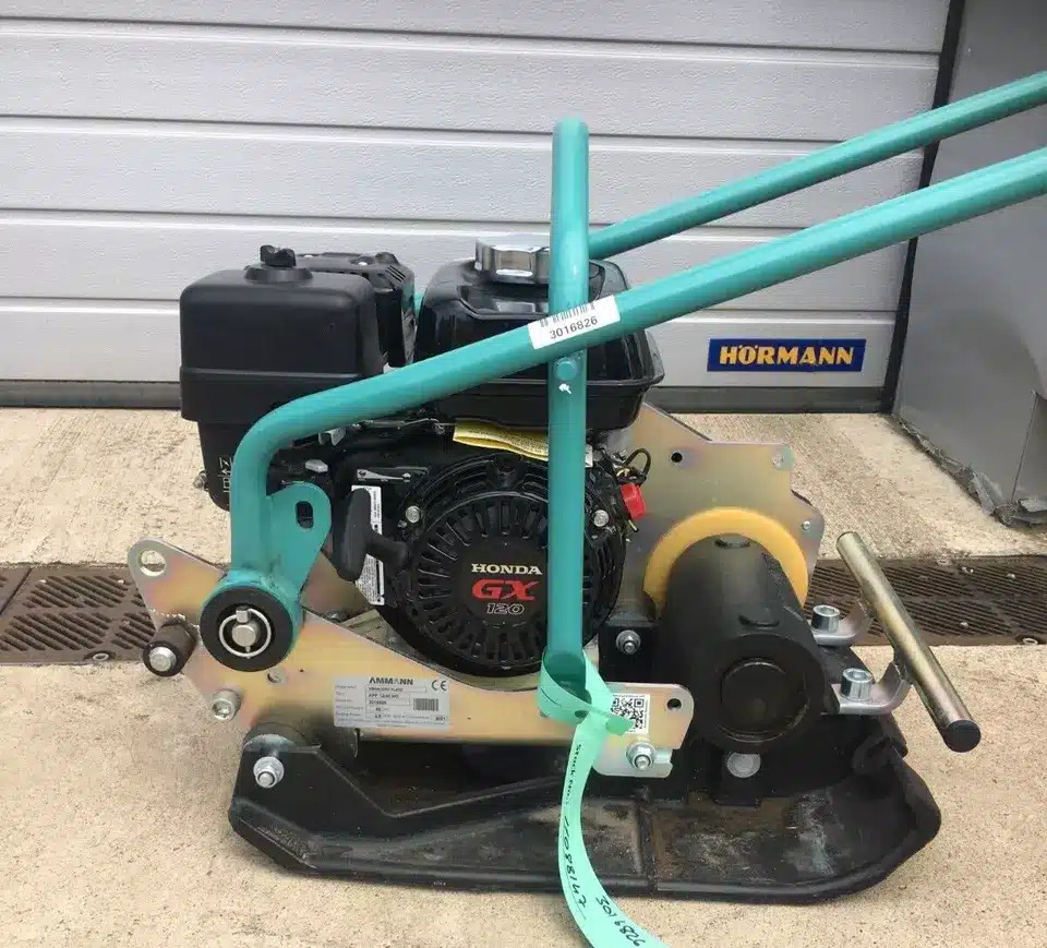 AMMANN APF12/40 - Plate compactor: picture 5 AMMANN APF12/40 - Plate compactor: picture 5