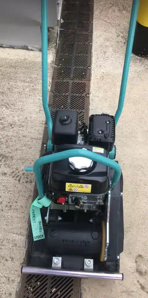 AMMANN APF12/40 - Plate compactor: picture 2 AMMANN APF12/40 - Plate compactor: picture 2