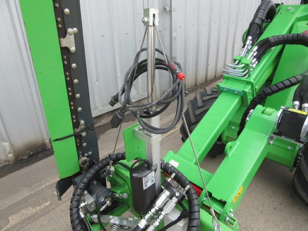 AVANT CUTTING BAR - Compact loader: picture 3 AVANT CUTTING BAR - Compact loader: picture 3