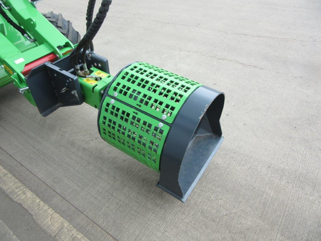 AVANT MULTI FUNCTION DRIVE UNIT & SCREENING DRUM - Compact loader: picture 3 AVANT MULTI FUNCTION DRIVE UNIT & SCREENING DRUM - Compact loader: picture 3