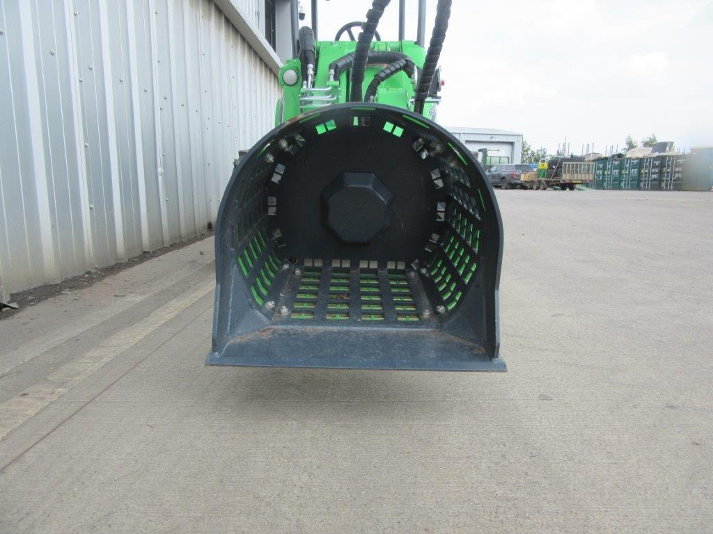 AVANT MULTI FUNCTION DRIVE UNIT & SCREENING DRUM - Compact loader: picture 2 AVANT MULTI FUNCTION DRIVE UNIT & SCREENING DRUM - Compact loader: picture 2