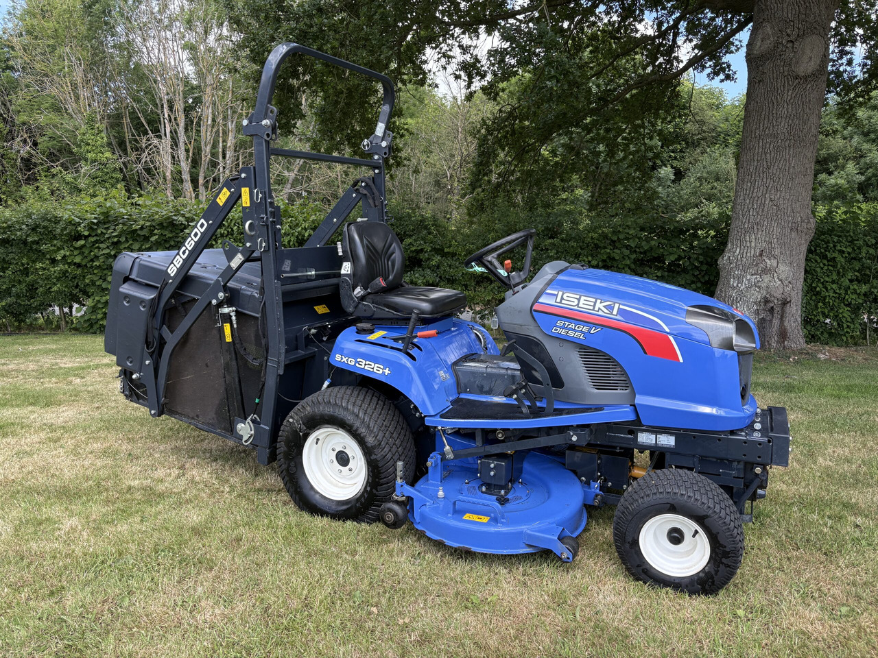 Iseki SXG326+ Commercial Cut & Collect - Lawn mower: picture 1 Iseki SXG326+ Commercial Cut & Collect - Lawn mower: picture 1