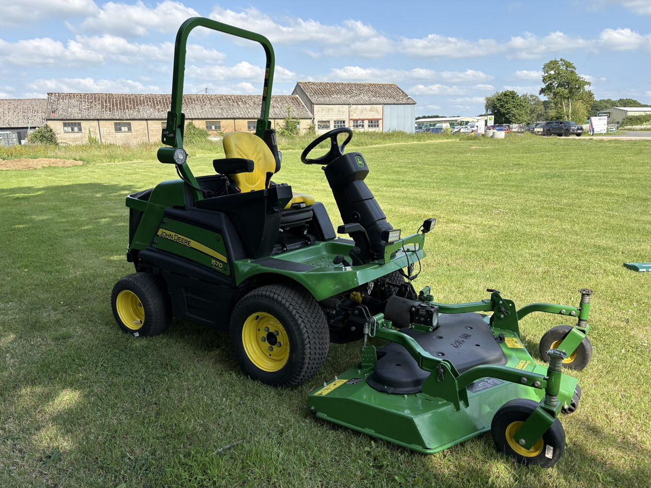 John Deere 1570 C/W 60" rear discharge deck - Lawn mower: picture 3 John Deere 1570 C/W 60" rear discharge deck - Lawn mower: picture 3
