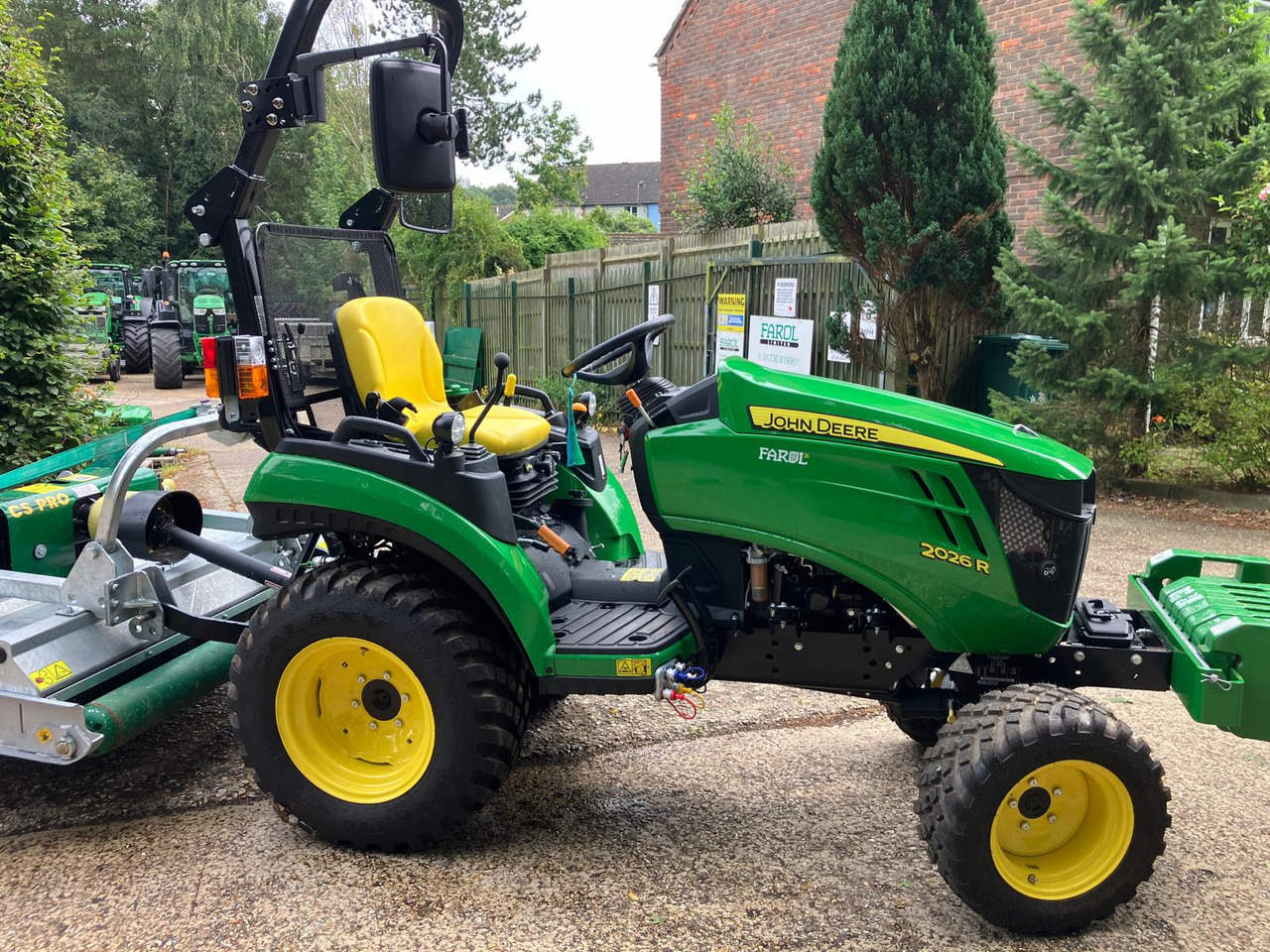 John Deere 2026R compact tractor - Compact tractor: picture 1 John Deere 2026R compact tractor - Compact tractor: picture 1
