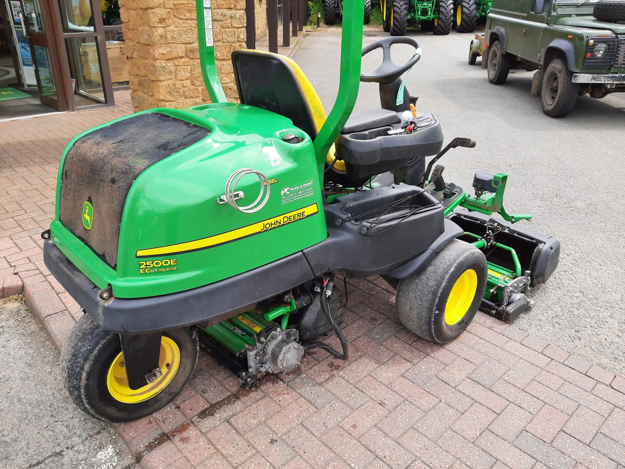 John Deere 2500E greens triple mower - Lawn mower: picture 4 John Deere 2500E greens triple mower - Lawn mower: picture 4