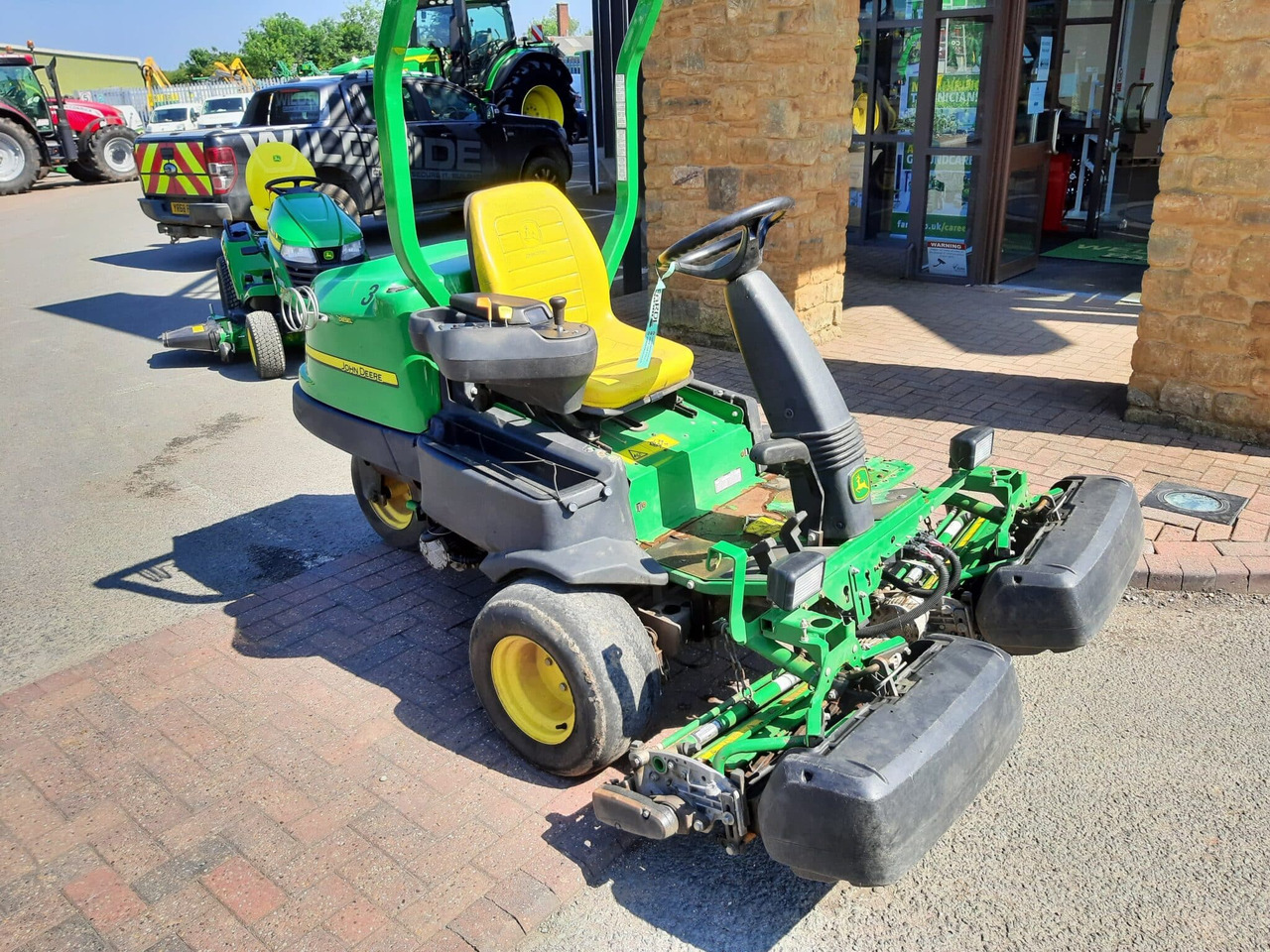 John Deere 2500EH greens triple mower - Lawn mower: picture 3 John Deere 2500EH greens triple mower - Lawn mower: picture 3