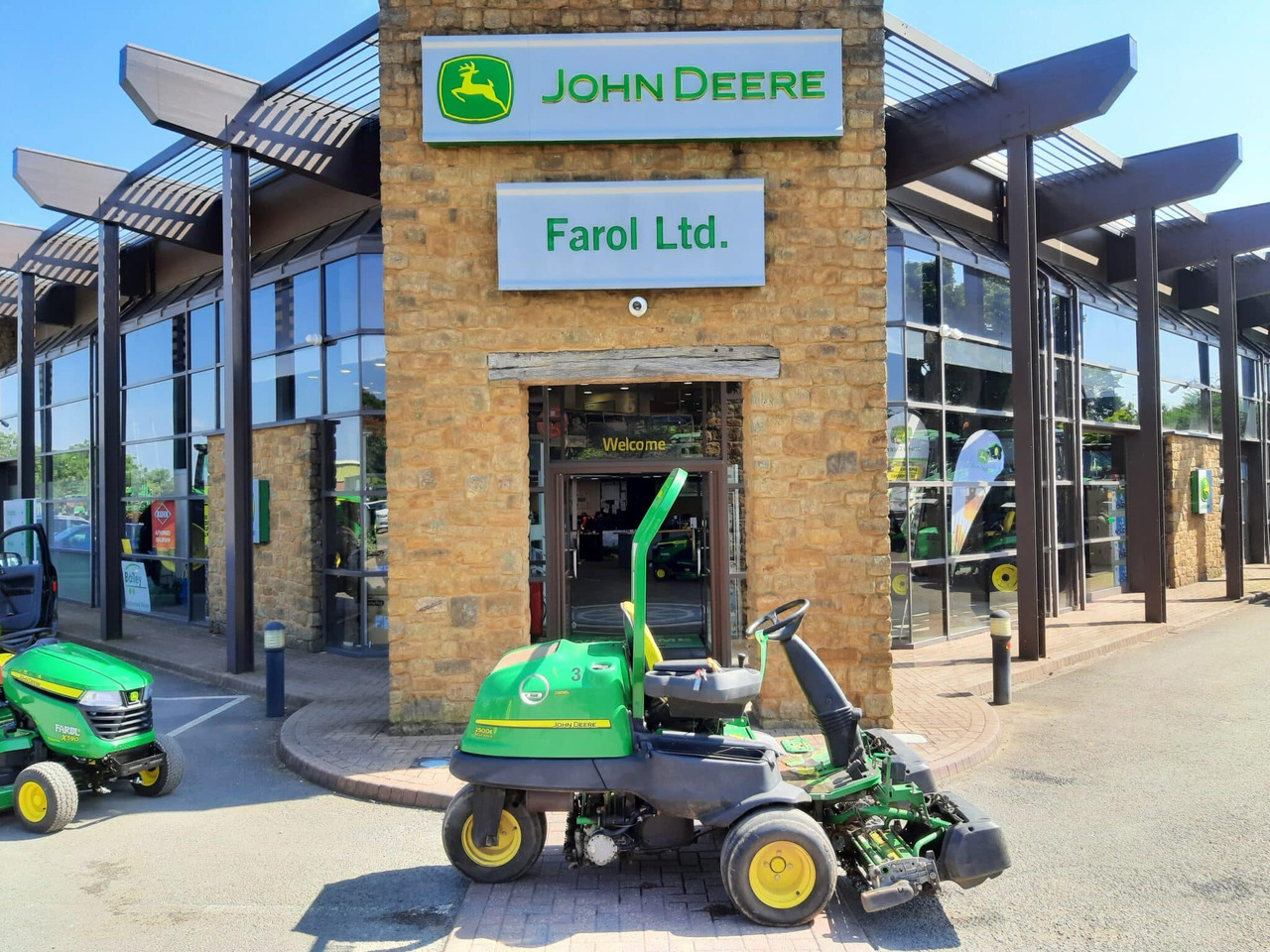 John Deere 2500EH greens triple mower - Lawn mower: picture 2 John Deere 2500EH greens triple mower - Lawn mower: picture 2