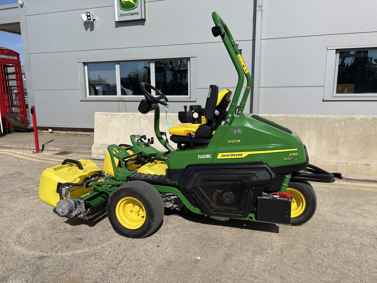 John Deere 2750E Triplex mower - Lawn mower: picture 3 John Deere 2750E Triplex mower - Lawn mower: picture 3