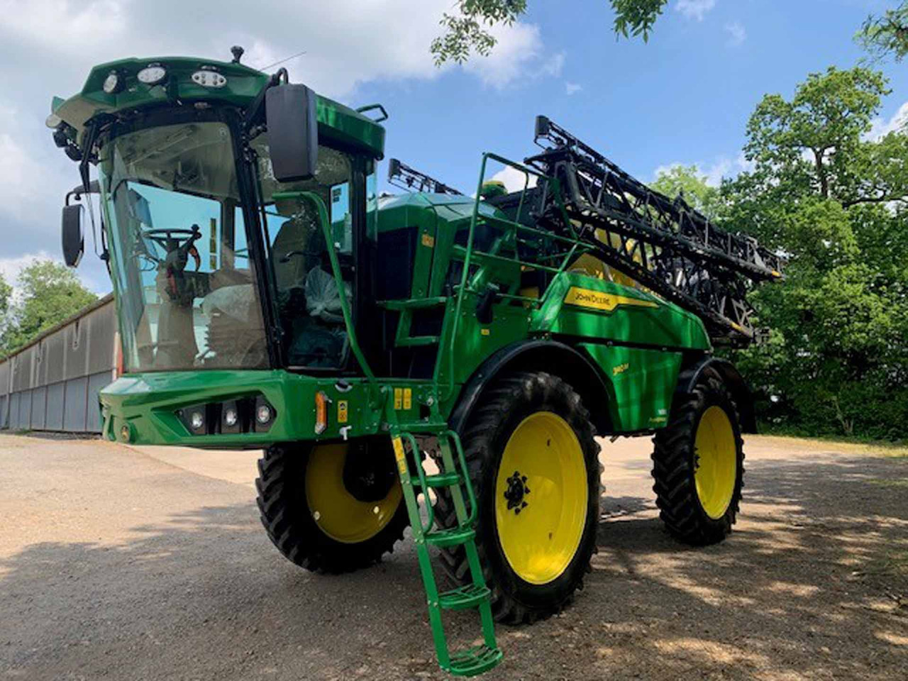 John Deere 340M - Sprayer: picture 1 John Deere 340M - Sprayer: picture 1