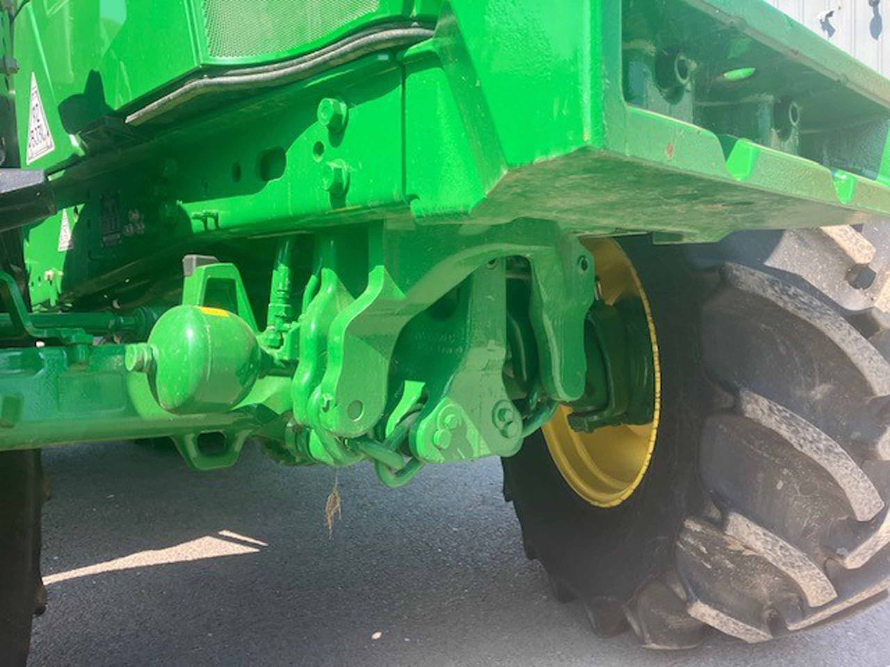 John Deere 6140M - Farm tractor: picture 3 John Deere 6140M - Farm tractor: picture 3