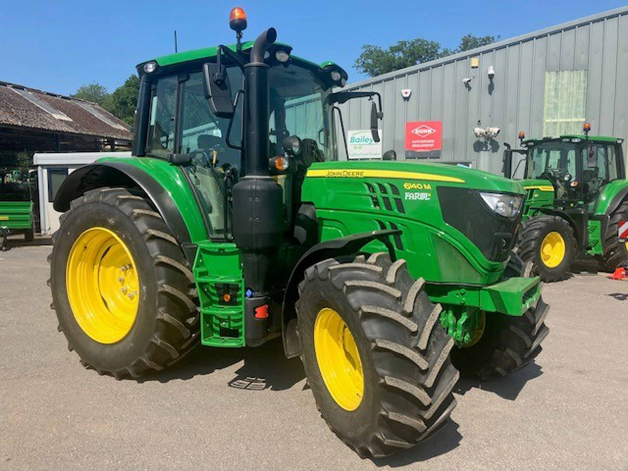 John Deere 6140M - Farm tractor: picture 1 John Deere 6140M - Farm tractor: picture 1